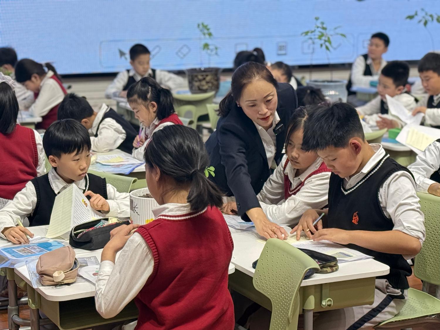 历程三：在观察中学会写作（观察 · 读《爬山虎的脚》 · 写日记）